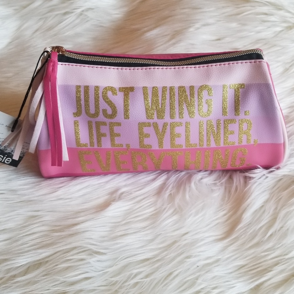 NWT* Kensie Makeup/ Accesories Bag*